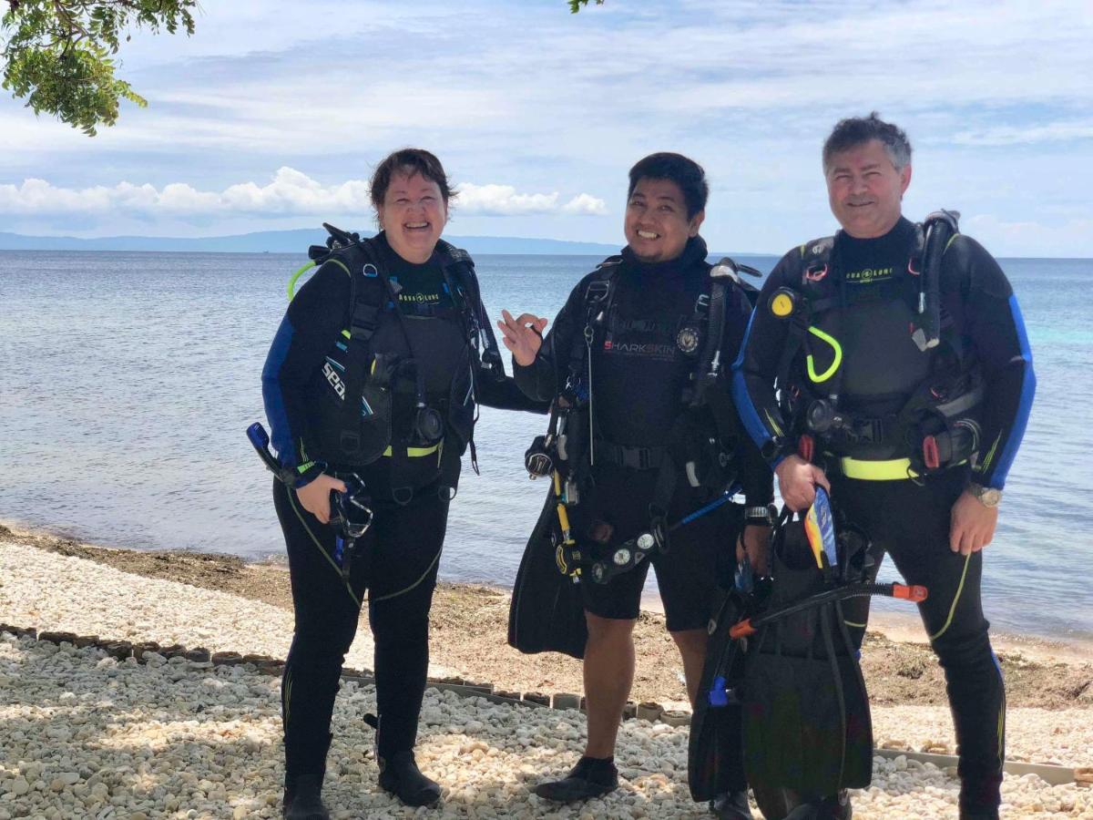 Southseas Beach Resort And Dive Center Сантандер Екстериор снимка
