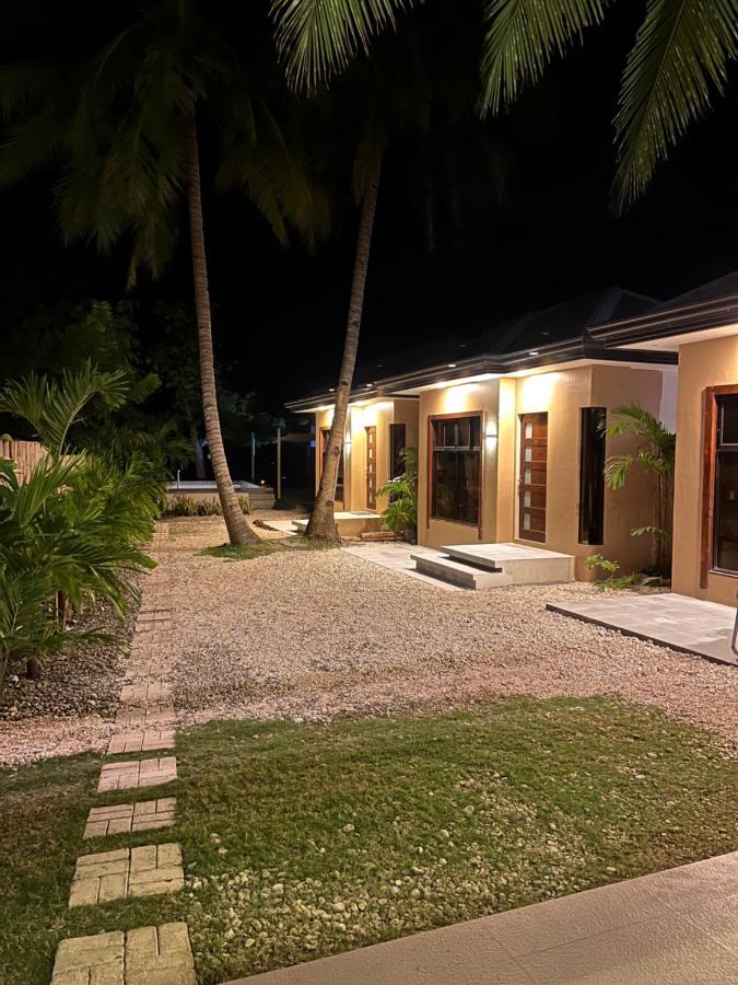 Southseas Beach Resort And Dive Center Сантандер Екстериор снимка