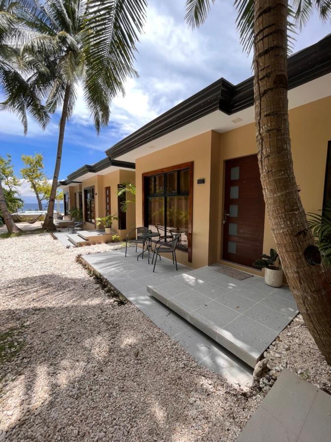 Southseas Beach Resort And Dive Center Сантандер Екстериор снимка
