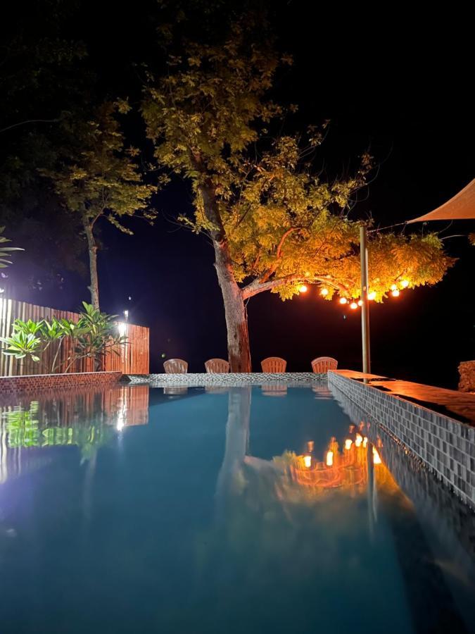 Southseas Beach Resort And Dive Center Сантандер Екстериор снимка
