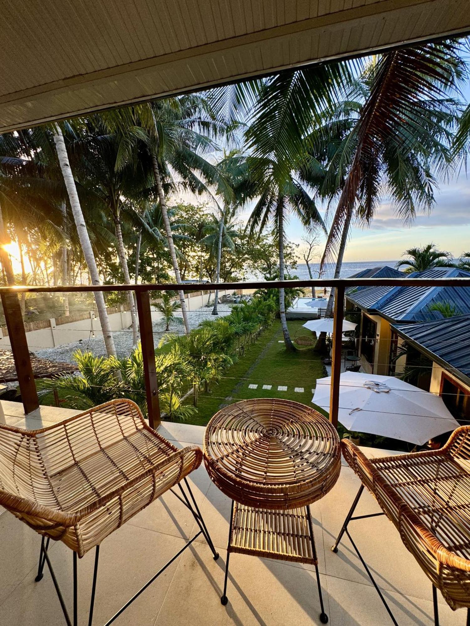 Southseas Beach Resort And Dive Center Сантандер Екстериор снимка