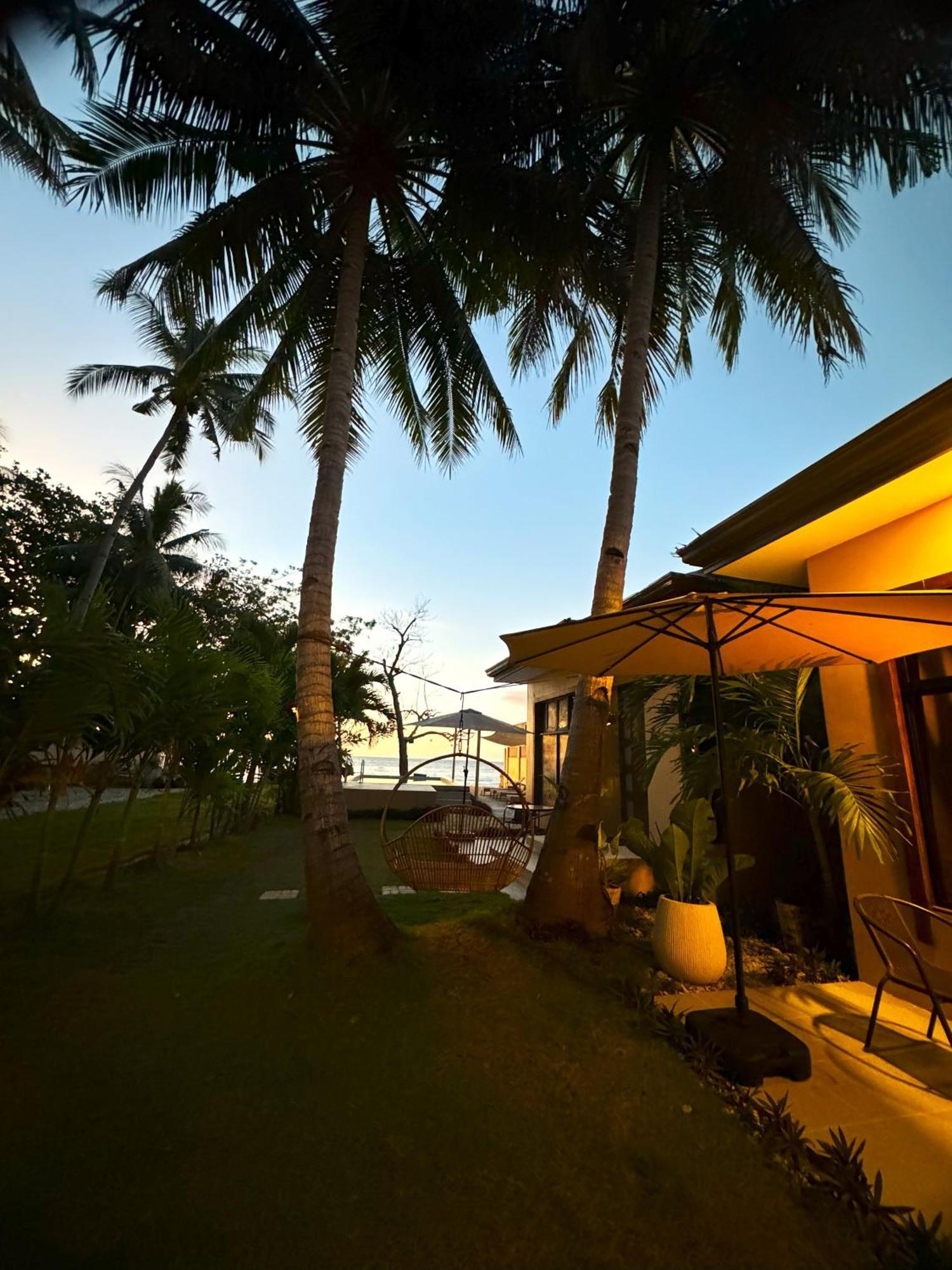 Southseas Beach Resort And Dive Center Сантандер Екстериор снимка