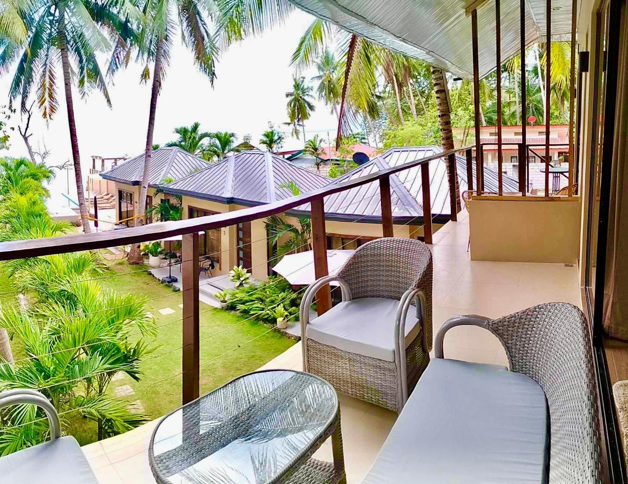Southseas Beach Resort And Dive Center Сантандер Екстериор снимка