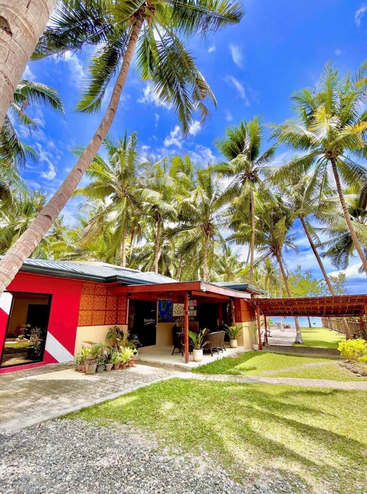 Southseas Beach Resort And Dive Center Сантандер Екстериор снимка